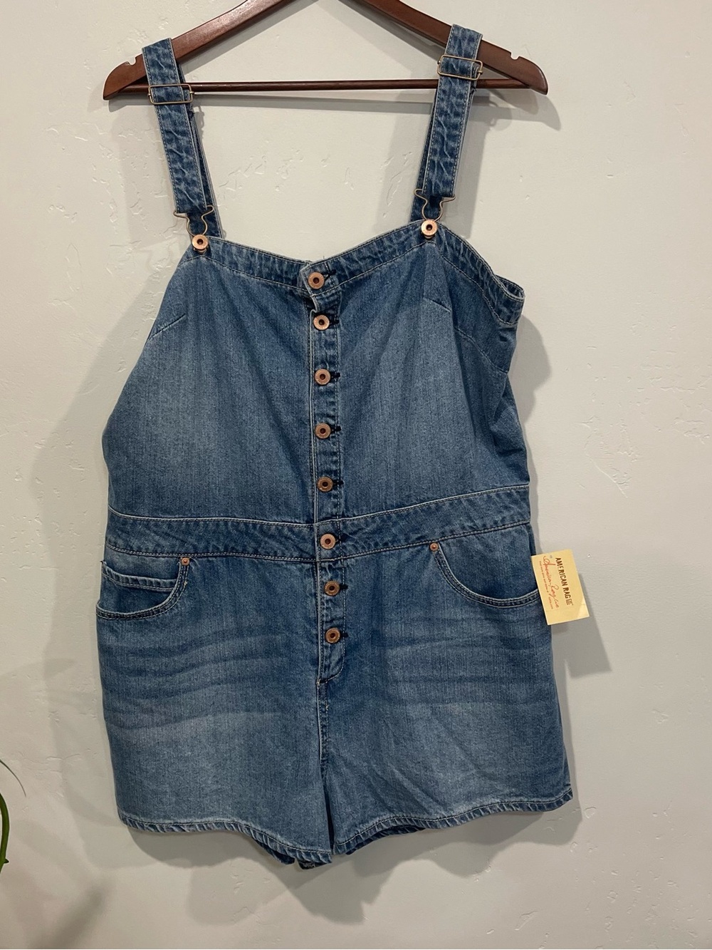 AMERICAN RAG CIE BUTTON FRONT DENIM SHORTALLS BIBS JUNIOR SIZE 17-BLUE- NWT